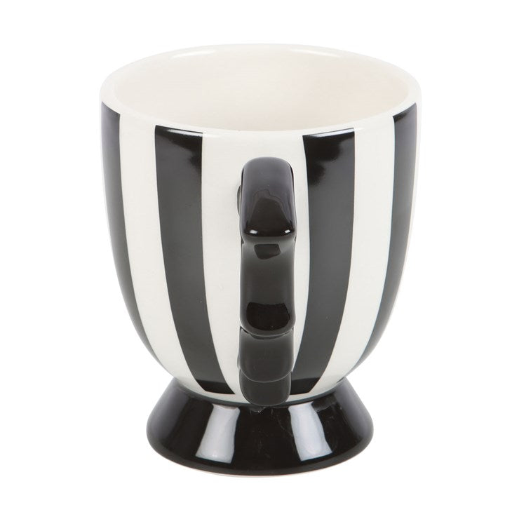 Schwarze Gothic-Tasse mit Fledermausgriff – Mystische Kaffeetasse aus Keramik, perfekt für Hexen, Gothic-Fans und Halloween-Liebhaber.