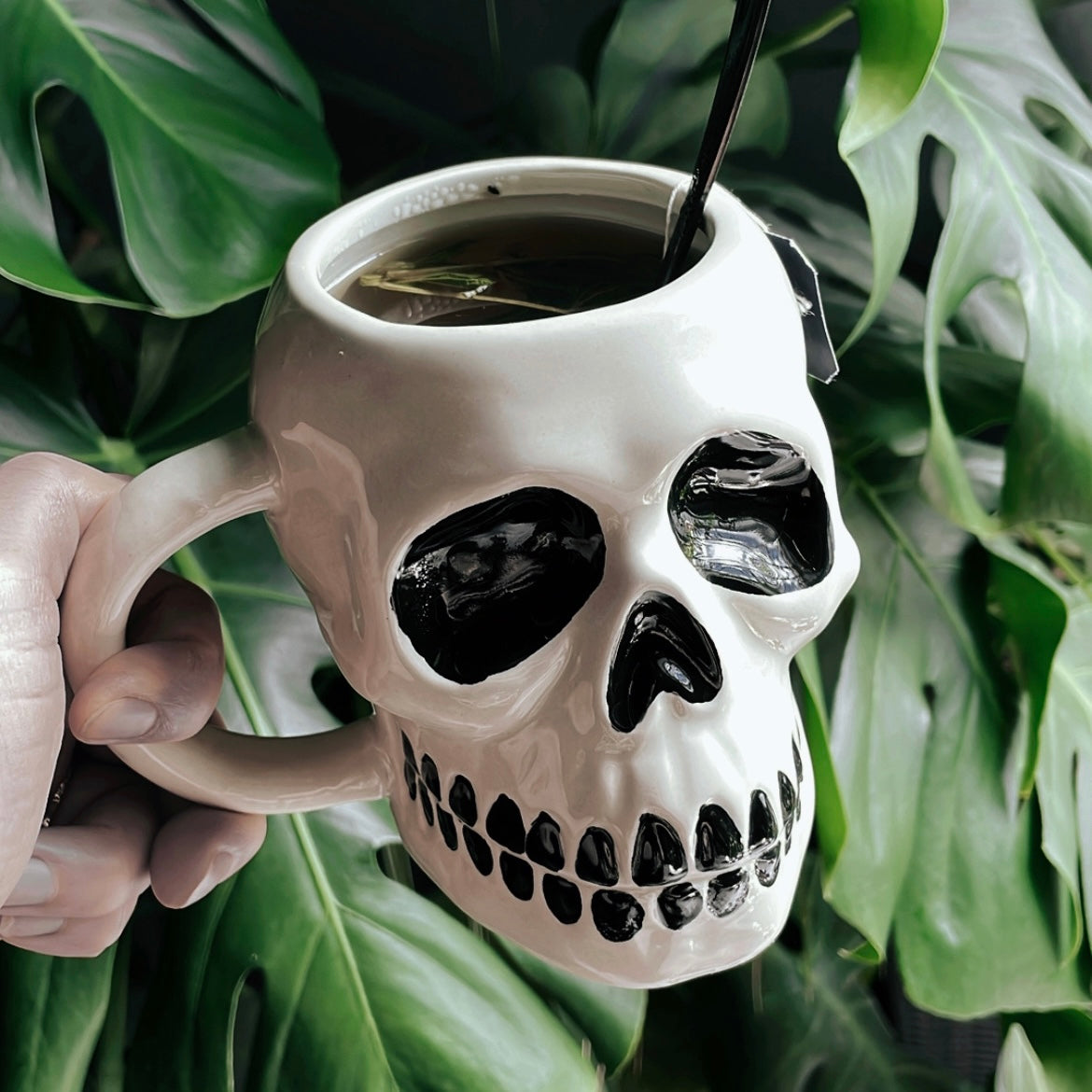 Tasse Totenkopf Becher weiß
