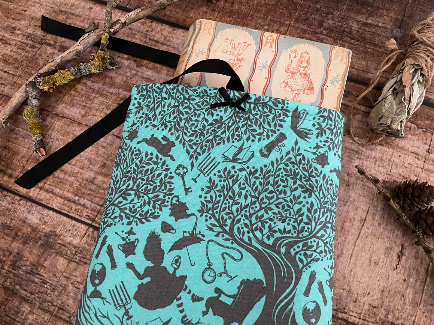 Buchtasche Buchhülle Alice im Wunderland türkis A5