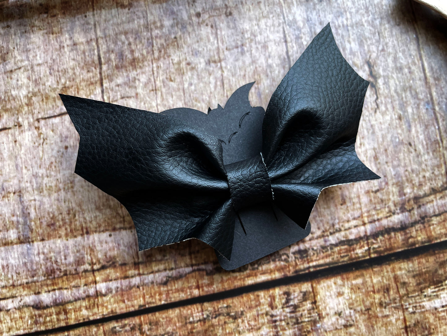 Haarspange Fledermaus Kunstleder schwarz