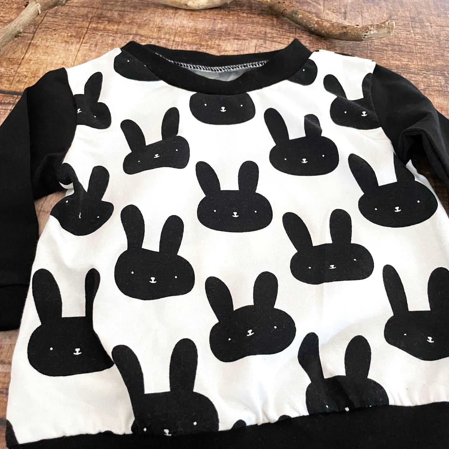 Baby Langarmshirt Hasen schwarz weiß 62/62