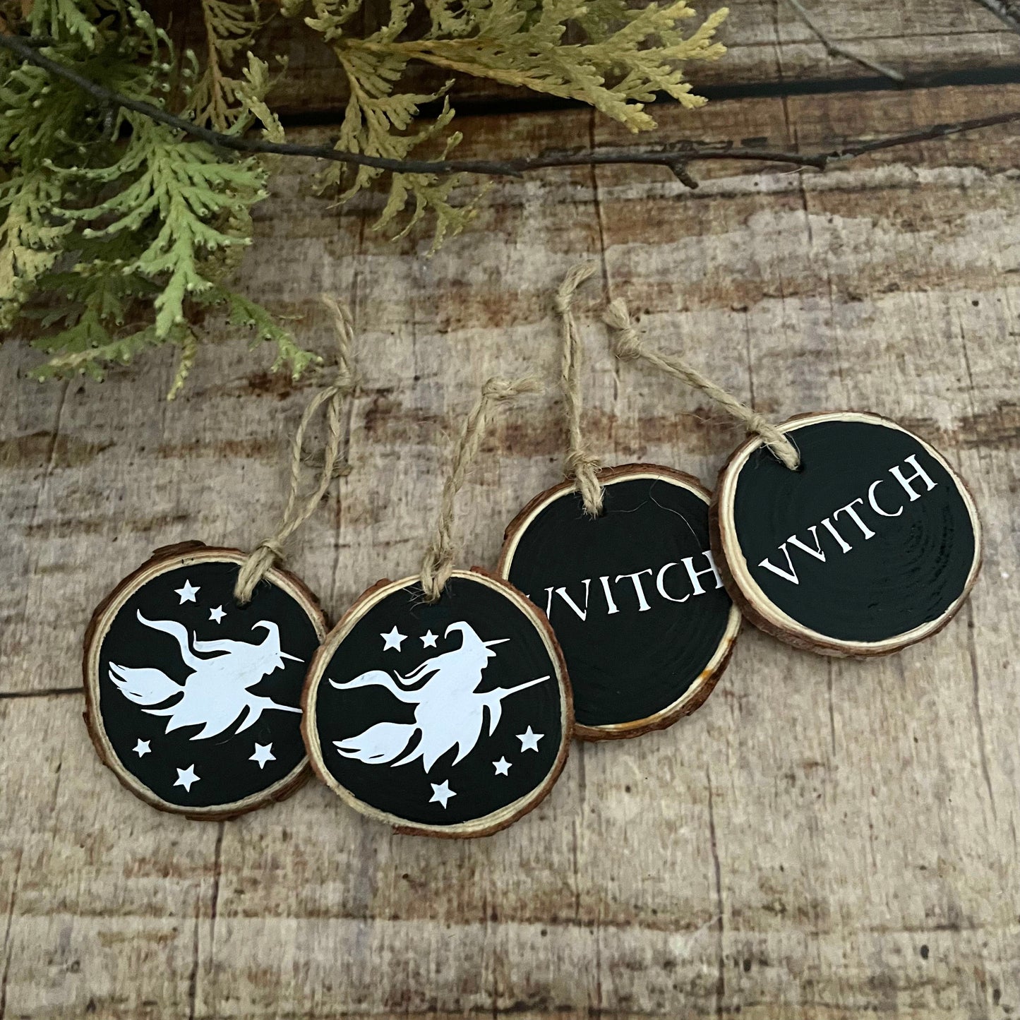 Creepmas Holz Ornament Anhänger Witch