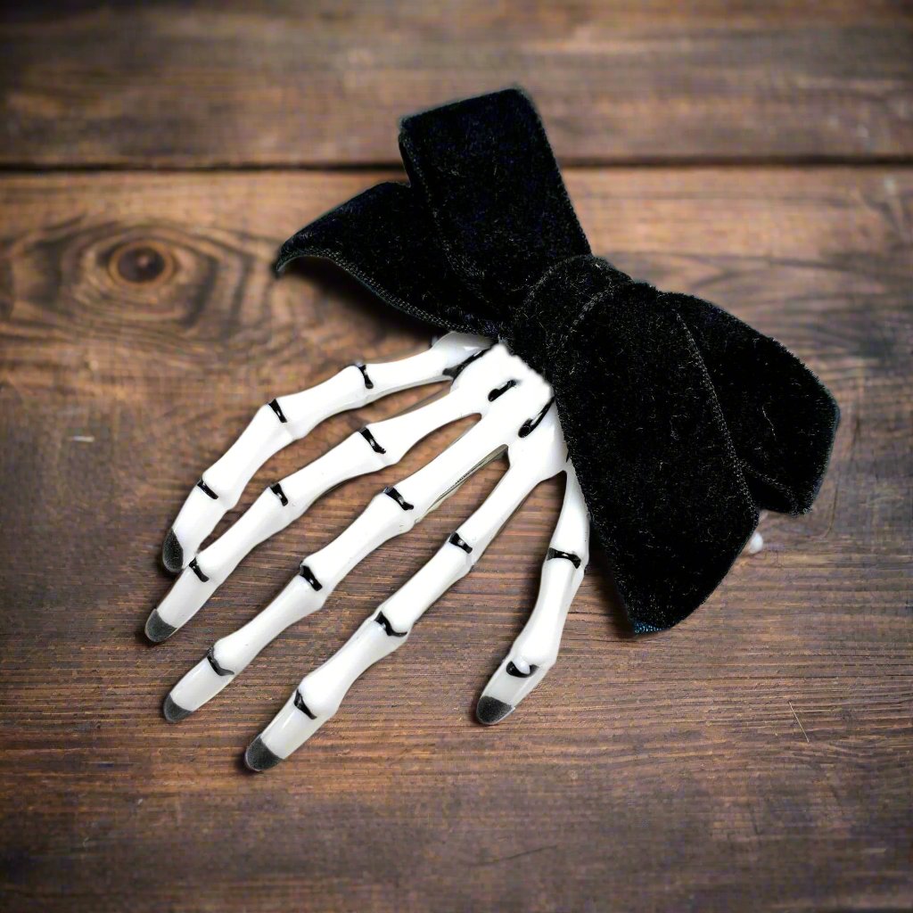 Haarspange Skeletthand Haarclip Samtschleife - Madness United Shop