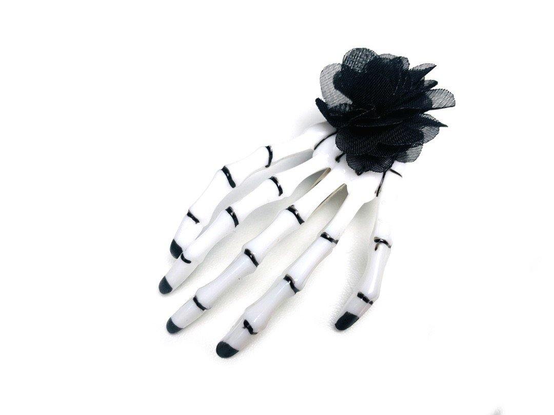 Skeletthand Haarspange Haarclip Blume