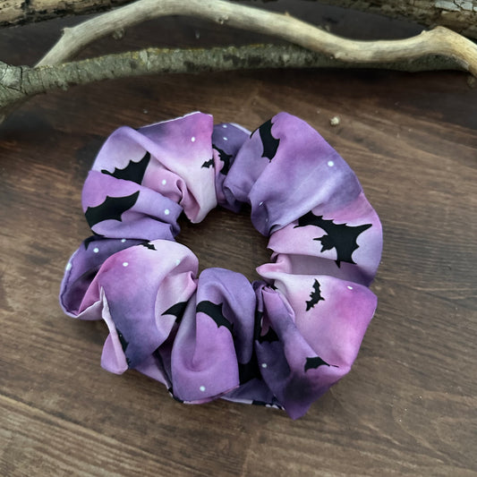 Scrunchie  Haargummi Fledermäuse lila
