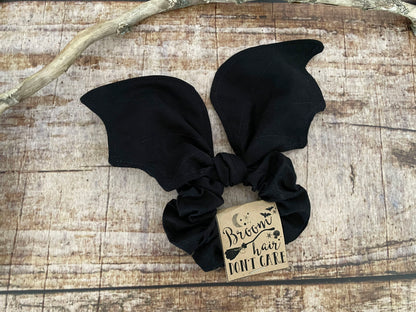 Scrunchie mit Schleife Fledermaus schwarz gothic