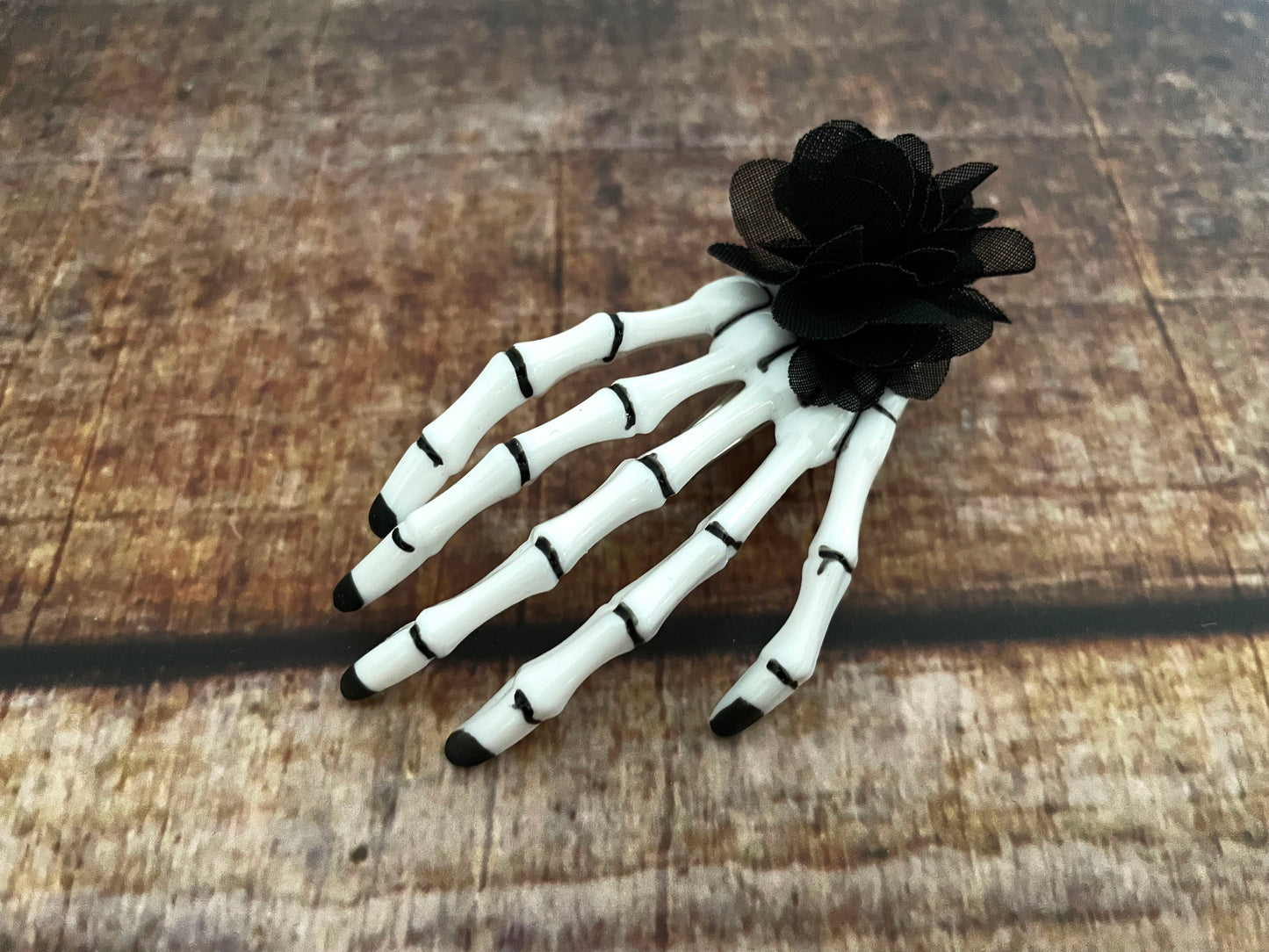 Haarspange Skeletthand Haarclip Blüte gothic