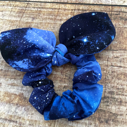 Scrunchie mit Schleife Galaxie Haargummi