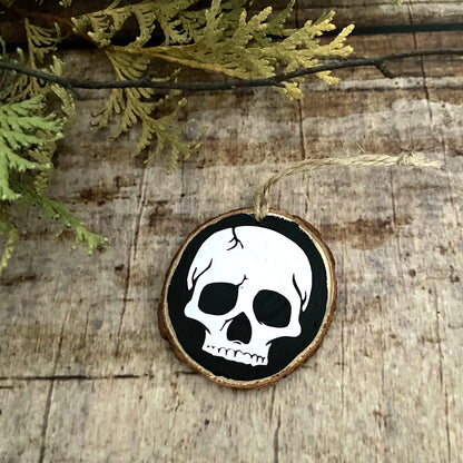 Creepmas Holz Ornament Anhänger Totenkopf