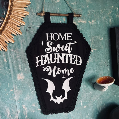 Wanddekoration Banner Sarg Home sweet haunted home