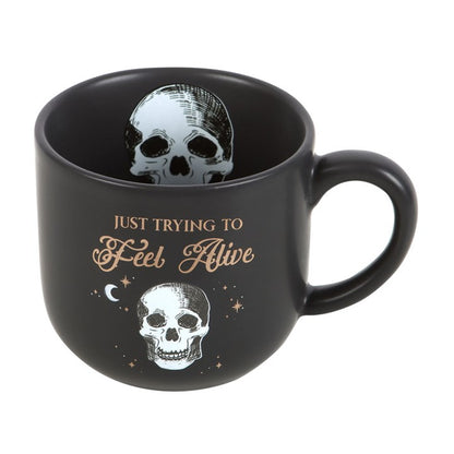 Tasse Trying to feel alive schwarz Becher Totenkopf