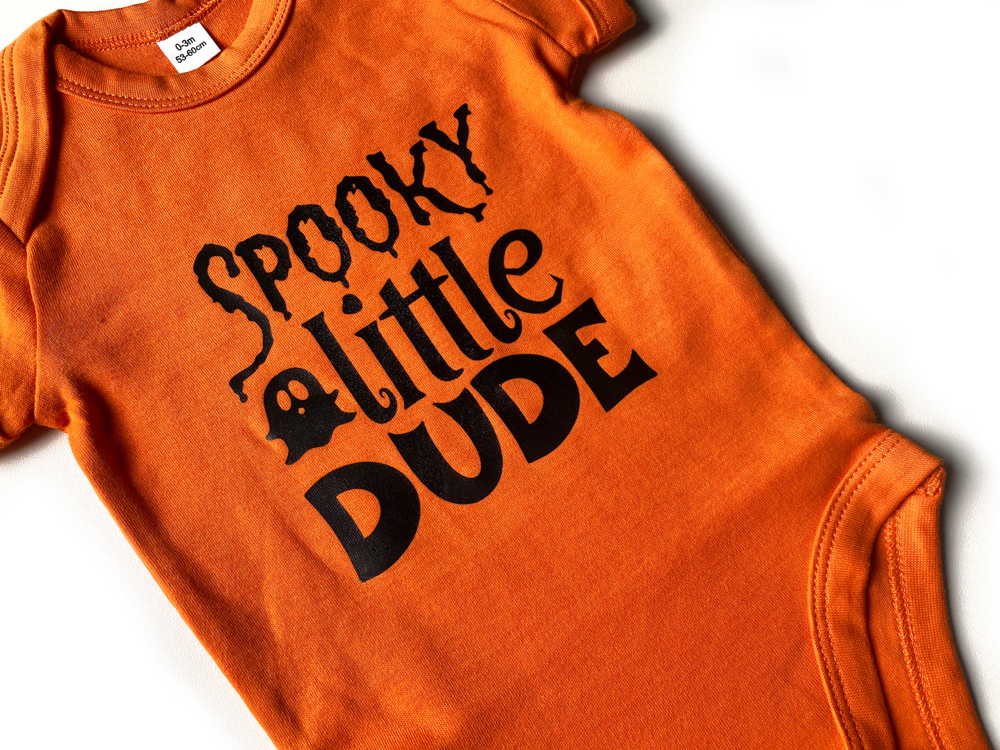 Kurzarmbody Baby Body Spooky little Dude orange Halloween