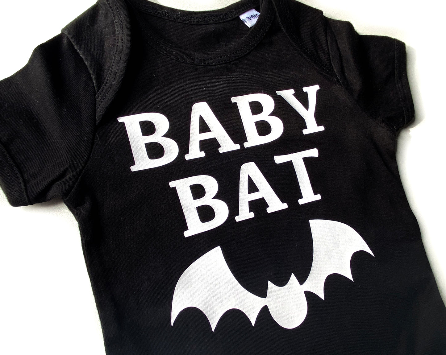 Kurzarmbody Baby Bat schwarz Halloween Gothic